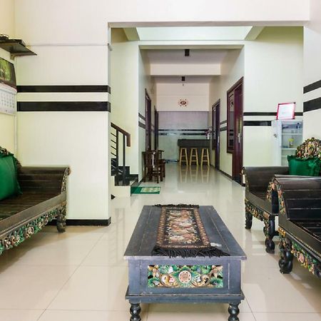 เรดดอร์ซ ชาเรียะฮ์ แอท เกตินตัง ซูราบายา Hotel สุราบายา ภายนอก รูปภาพ