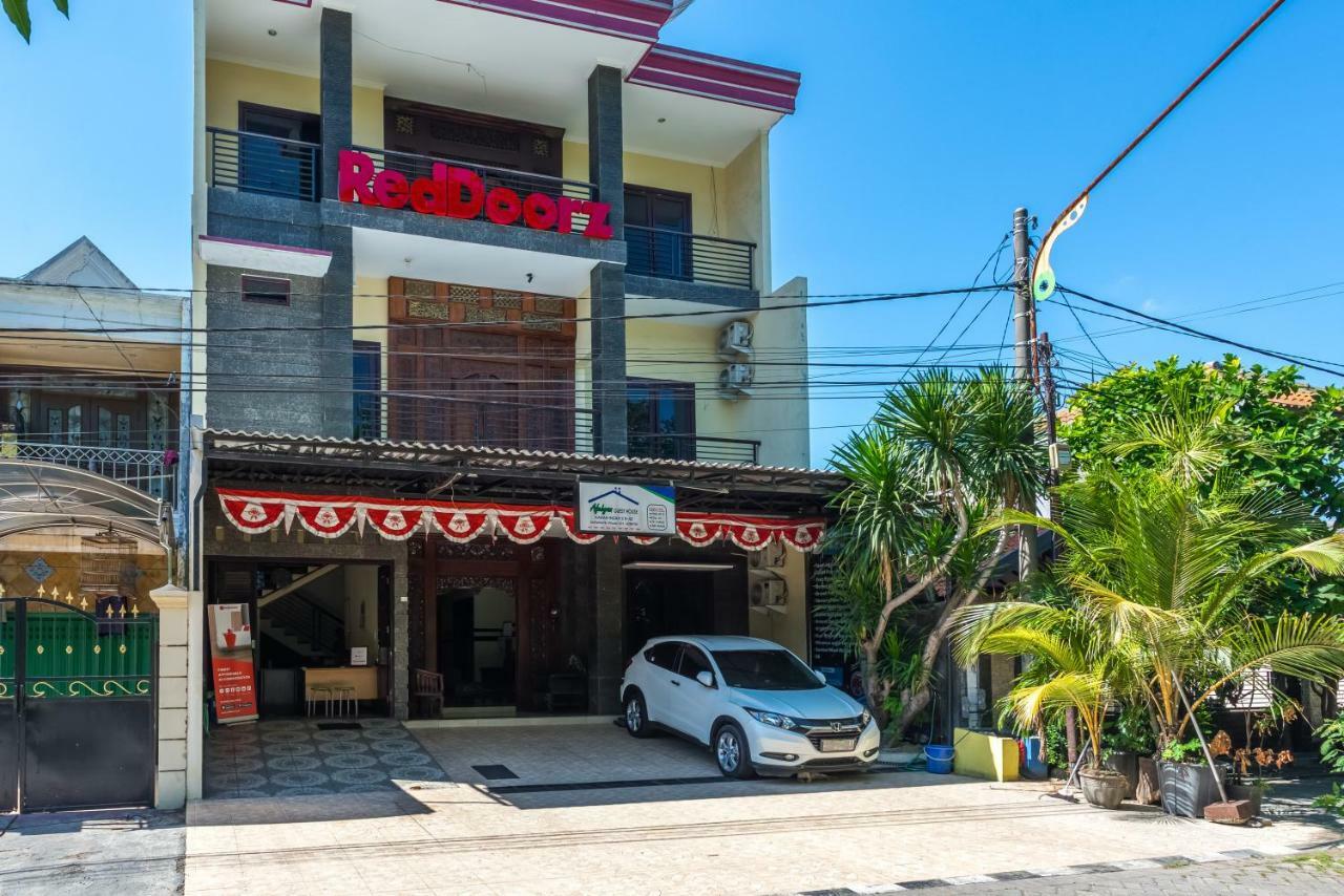 เรดดอร์ซ ชาเรียะฮ์ แอท เกตินตัง ซูราบายา Hotel สุราบายา ภายนอก รูปภาพ
