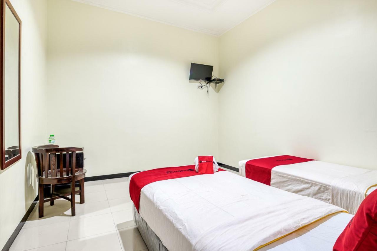 เรดดอร์ซ ชาเรียะฮ์ แอท เกตินตัง ซูราบายา Hotel สุราบายา ภายนอก รูปภาพ